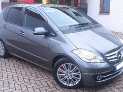 Grau Gebraucht 2011 Mercedes A200 Limousine | 9.149 € (Teuer)