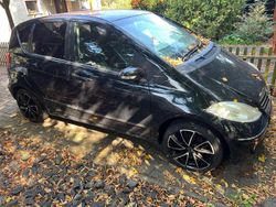 Schwarz Gebraucht 2005 Mercedes A170 Avantgarde Kleinwagen | 1.300 € (Fairer Preis)