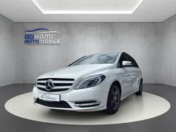 Weiß Gebraucht 2012 Mercedes B200 Van / Kleinbus | 10.994 € (Fairer Preis)