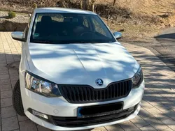 Weiß Gebraucht 2018 Skoda Fabia Active Kleinwagen | 10.900 € (Fairer Preis)