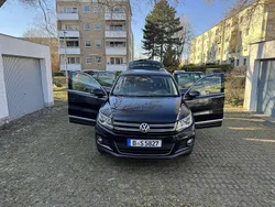 Schwarz Gebraucht 2013 VW Tiguan Sportline SUV | 7.990 € (Superpreis)