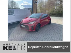Karminarot metallic Gebraucht 2023 Toyota Yaris Basis Kleinwagen | 35.960 € (Fairer Preis)