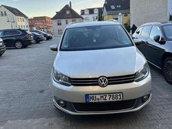 Silber Gebraucht 2014 VW Touran Comfortline Van / Kleinbus | 9.500 € (Fairer Preis)