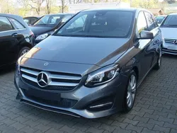 Grau Gebraucht 2017 Mercedes B200 Urban Van / Kleinbus | 17.990 € (Fairer Preis)