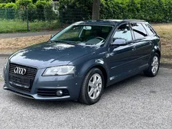 Grau Gebraucht 2010 Audi A3 Sportback Attraction Limousine | 6.490 € (Etwas zu teuer)