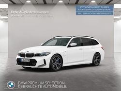 Weiß Gebraucht 2024 BMW 330e M Sport Kombi | 54.999 €