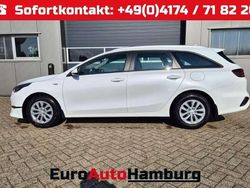 Deluxeweiß metallic Neu 2025 Kia Ceed Sportswagon Vision Kombi | 24.590 € (Fairer Preis)