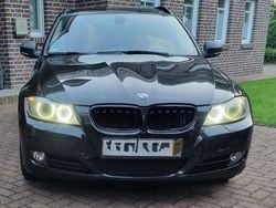 Schwarz Gebraucht 2011 BMW 320 Sport Line Kombi | 5.300 € (Fairer Preis)