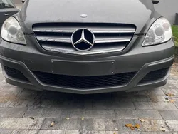 Grau Gebraucht 2010 Mercedes B200 Van / Kleinbus | 5.000 € (Guter Preis)