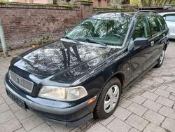 Blau Gebraucht 1997 Volvo V40 Kombi | 1.250 € (Superpreis)