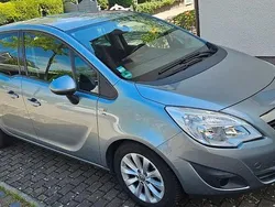 Silber Gebraucht 2012 Opel Meriva Van / Kleinbus | 6.899 € (Fairer Preis)