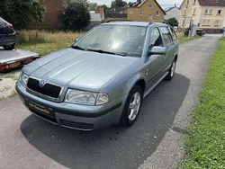 Seda stone/stone grey Gebraucht 2003 Skoda Octavia Kombi | 3.290 €