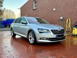 Silber Gebraucht 2018 Skoda Superb Premium Edition Kombi | 18.100 € (Fairer Preis)
