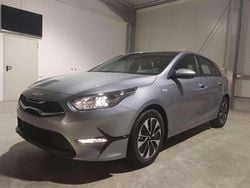 Lunargrau metallic Neu 2025 Kia Ceed Limousine | 20.673 € (Guter Preis)