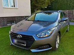 Grau Gebraucht 2016 Hyundai i40 Trend Kombi | 9.990 € (Guter Preis)