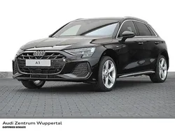 Mythosschwarz metallic Gebraucht 2025 Audi A3 Sportback e-tron S-Line Limousine | 49.960 €