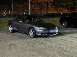 Grau Gebraucht 2002 Mazda MX5 Cabrio | 3.500 € (Teuer)