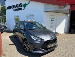 Grau Gebraucht 2023 Toyota Yaris Team Kleinwagen | 18.740 € (Fairer Preis)