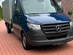 Blau Gebraucht 2020 Mercedes 316 Van | 18.850 €