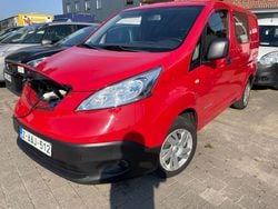 Rot Gebraucht 2018 Nissan e-NV200 Tekna Van / Kleinbus | 9.800 € (Guter Preis)