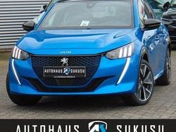 Blau Gebraucht 2021 Peugeot e-208 GT Kleinwagen | 17.990 € (Fairer Preis)