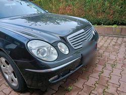 Schwarz Gebraucht 2005 Mercedes E220 Elegance Limousine | 4.000 €