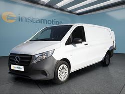 Weiß Gebraucht 2024 Mercedes Vito Van / Kleinbus | 36.899 € (Teuer)