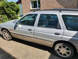 Silber Gebraucht 1998 Ford Escort Kombi | 950 €