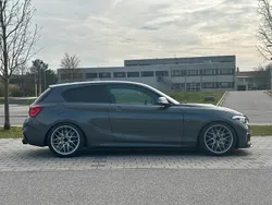 Grau Gebraucht 2016 BMW M140 M Sport Kleinwagen | 44.900 €