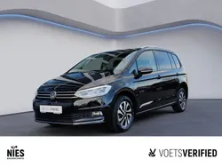 Deep black perleffekt Gebraucht 2023 VW Touran Comfortline Van / Kleinbus | 32.950 € (Fairer Preis)