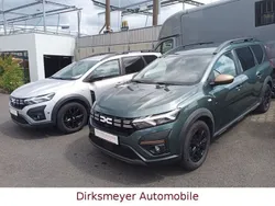 Grün Gebraucht 2023 Dacia Jogger Extreme Limousine | 18.900 € (Fairer Preis)