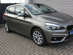 Grau Gebraucht 2015 BMW 220 Active Tourer Van / Kleinbus | 11.990 € (Superpreis)