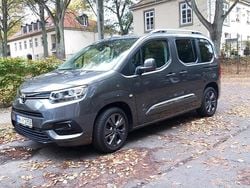 Grau Gebraucht 2021 Toyota Proace Verso City Kombi | 18.500 €