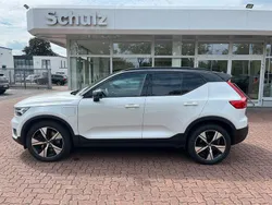 Weiß Gebraucht 2021 Volvo XC40 R-Design SUV | 32.850 € (Etwas zu teuer)