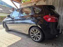 Schwarz Gebraucht 2016 BMW 218 Active Tourer Van / Kleinbus | 9.495 € (Superpreis)