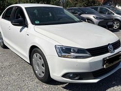 Weiß Gebraucht 2012 VW Jetta Match Limousine | 6.999 € (Fairer Preis)