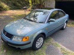 Grün Gebraucht 1997 VW Passat Limousine | 1.899 € (Fairer Preis)
