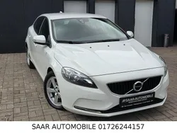 Weiß Gebraucht 2017 Volvo V40 Kinetic Kombi | 10.999 € (Guter Preis)