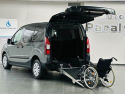Grau Gebraucht 2016 Citroën Berlingo Feel Van / Kleinbus | 20.950 €