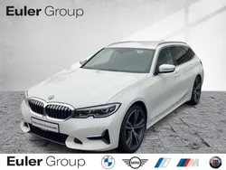 Weiss Gebraucht 2022 BMW 320 Sport Line Kombi | 27.949 € (Guter Preis)