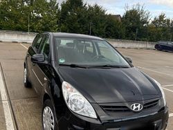 Schwarz Gebraucht 2011 Hyundai i20 Kleinwagen | 4.700 € (Teuer)