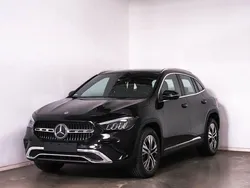 Lack kosmosschwarz Gebraucht 2024 Mercedes GLA180 Progressive SUV | 38.890 € (Etwas zu teuer)