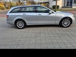 Silber Gebraucht 2010 Mercedes 220 Kombi | 2.500 €