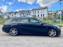 Schwarz Gebraucht 2015 Mercedes CLA200 Shooting Brake AMG line Kombi | 15.600 € (Etwas zu teuer)