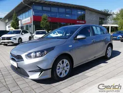 Lunarsilber metallic Neu 2024 Kia Ceed Vision Limousine | 25.990 € (Fairer Preis)