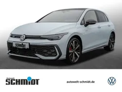 Crystal ice blue metallic Neu 2024 VW Golf VIII GTE Limousine | 48.290 € (Etwas zu teuer)