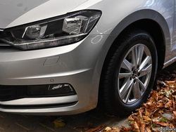 Silber Gebraucht 2024 VW Touran Comfortline Van / Kleinbus | 32.850 € (Fairer Preis)