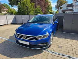 Blau Gebraucht 2020 VW Passat Elegance Kombi | 24.450 € (Fairer Preis)