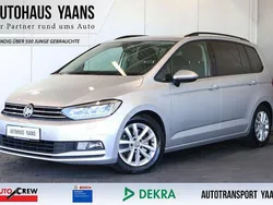 Silber Gebraucht 2019 VW Touran Comfortline Van / Kleinbus | 16.949 € (Fairer Preis)