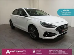 Weiß Gebraucht 2022 Hyundai i30 Edition 30 Limousine | 17.470 € (Superpreis)